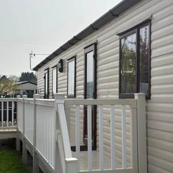 152 north Happy Days Holiday Homes, Hotel in Chapel St. Leonards