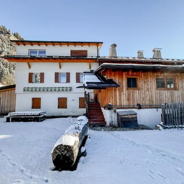 Chalet Vernel, hotel en Canazei