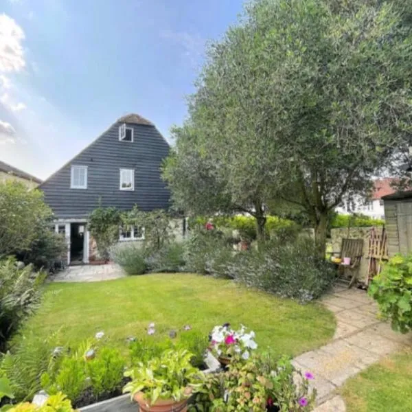 Abbey Gate Cottage, Faversham Near to Whitstable, hotel en Kent