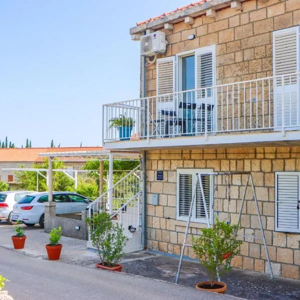 Konavle Village Apartment, hotel v destinácii Čilipi