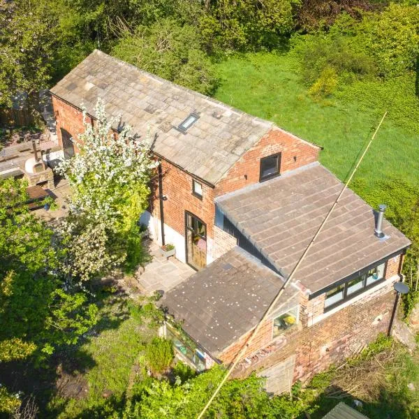 Luxury Escape with Cinema, Pool Table & Darts, Hotel in Leeds