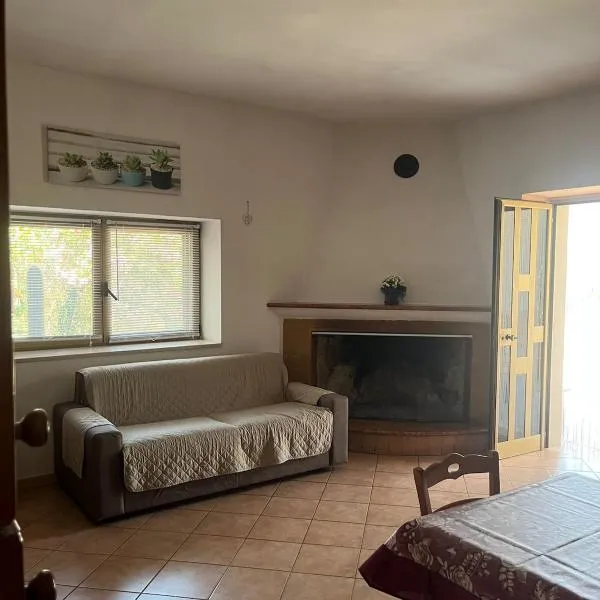 La Casa Del Nonno, hotel in Ischitella