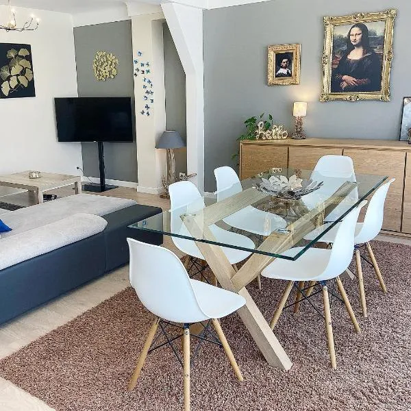 Chez Clém - 3 chambres - garage privé - wifi - Netflix, hotel in Reims
