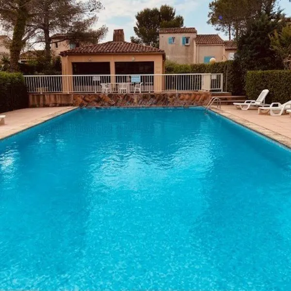 Saint-Raphaël Bel appartement piscine, hotel em Saint-Raphaël