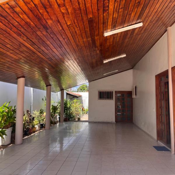 Ampla Casa Duplex com 4 suítes - Foto 4
