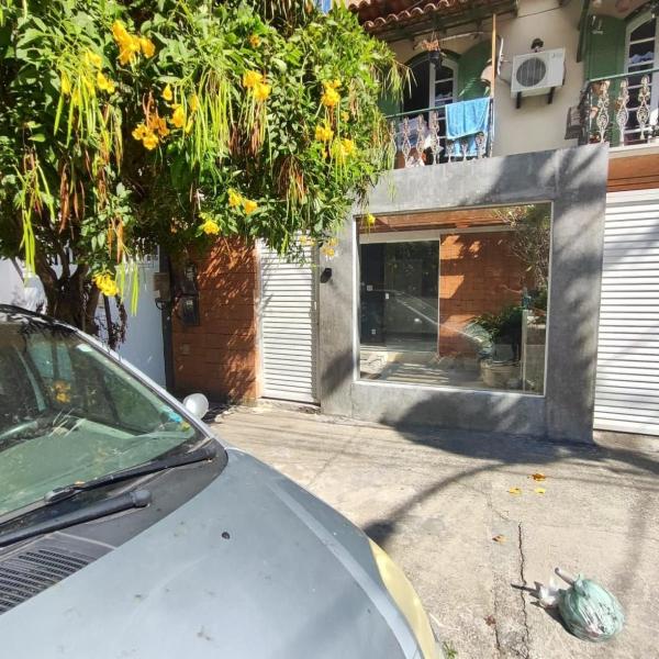 Casa a pé da praia do Forte e Passagem Cabo Frio