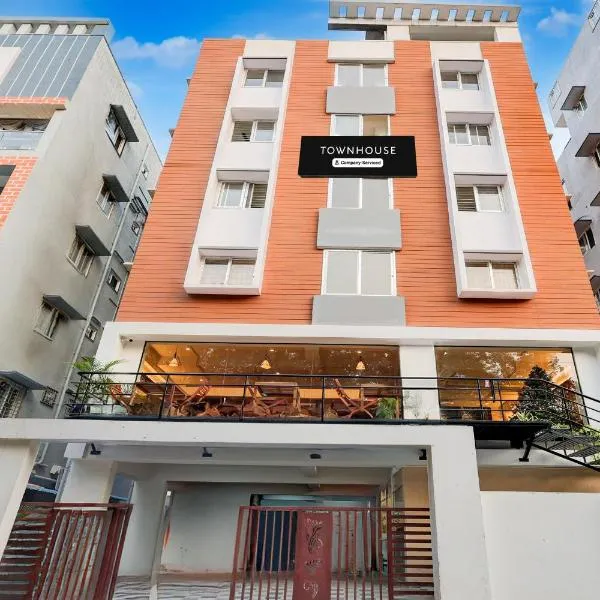 Super Townhouse MVP Sector With Kailasagiri Hill View, hotel v destinaci Pedda Waltair
