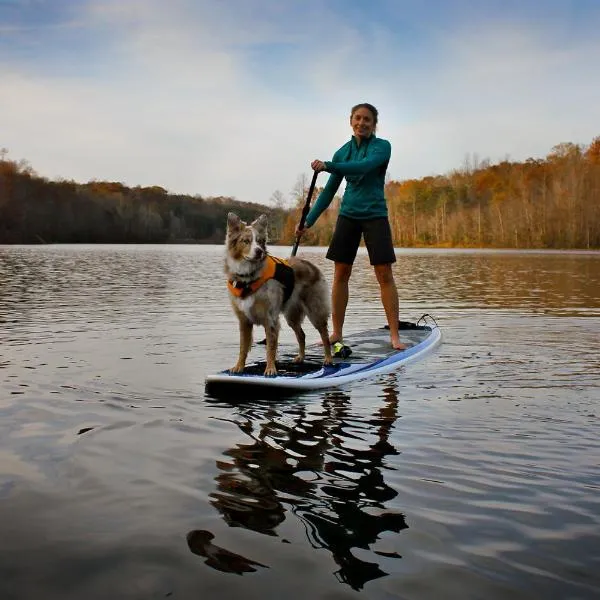 Water Hideout - Floating Secret Spot in Mazury، فندق في Wojnowo