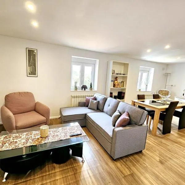 Natur León Apartamento 60 m2 máximo 4 Huéspedes، فندق في Villafañé