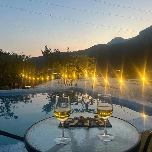 Guesthouse Camping Breeze of the Drin, hotel a Vau i Dejës