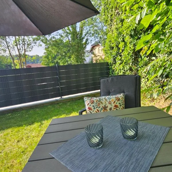 FeWo Elya mit Garten, Wellness, Shopping, Auszeit, hotell i Bad Münstereifel