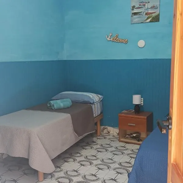 LA TERRAZZA SUL MARE camera doppia vicino aereoporto&mare SICILIAN SEA STYLE ROOM, hotel v destinaci Cinisi