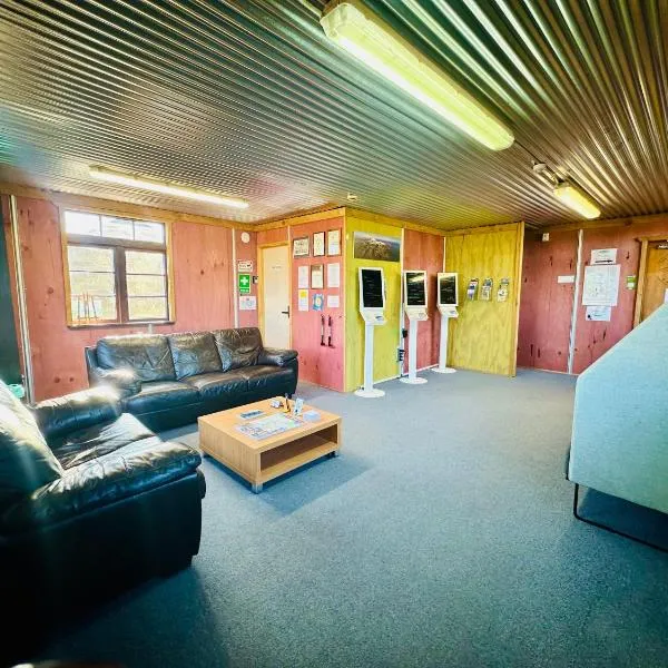 Viesnīca The Crossing Lodge & Backpackers pilsētā Našenalpārka