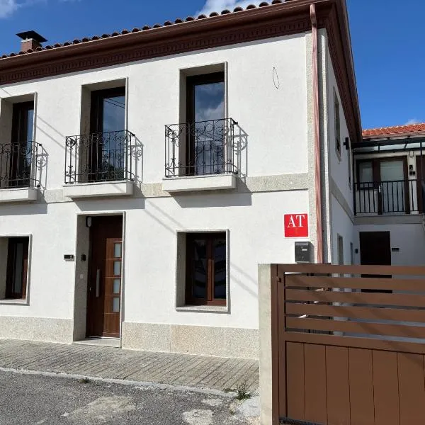 Apartamentos O Grilo, hotel in Doade