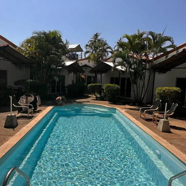 Vivi Bungalows Resort, hotell sihtkohas Nai Harn Beach