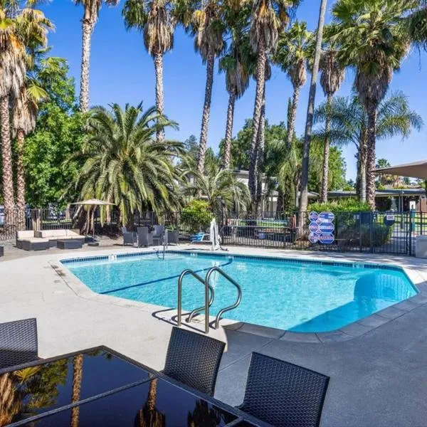Prodigy Hotel, a Days Inn by Wyndham, hotel en Davis
