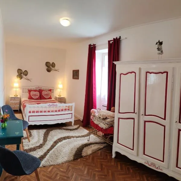 Gîte 4 pers proche cure thermale, Futuroscope, calme et nature à La Roche Posay, hotel a La Roche-Posay