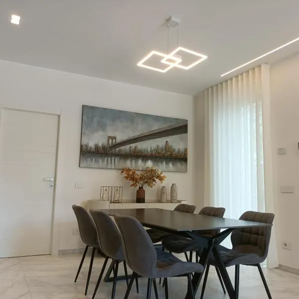 Holiday home Varese，位于瓦雷泽的酒店