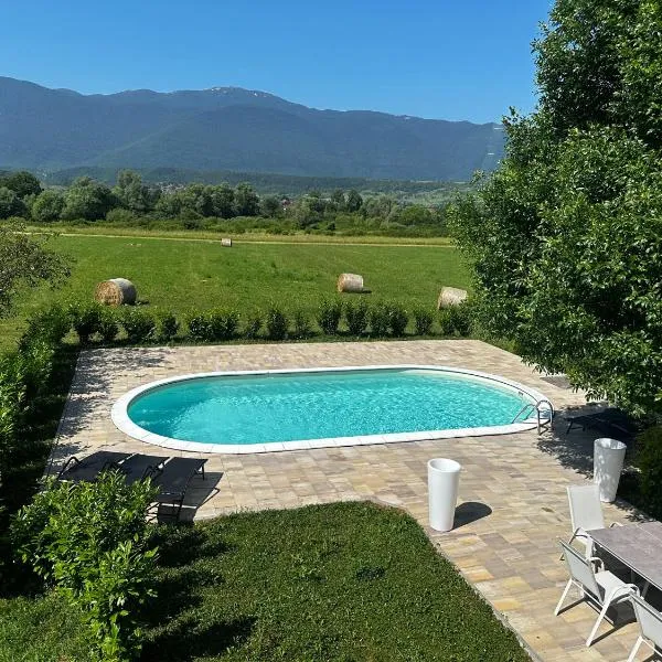 Villa Voyage Bihać, hotel v destinaci Bihać