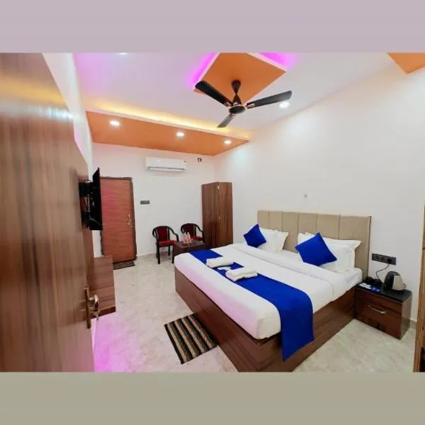 Hotel The R L Palace - "A Luxurious Hotel" 900 Meters From Ram Mandir Ayodhya, hotel in Ayodhya