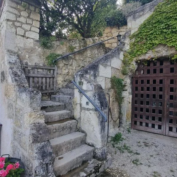 Appartement indépendant avec terrasse, hotel en Bourré