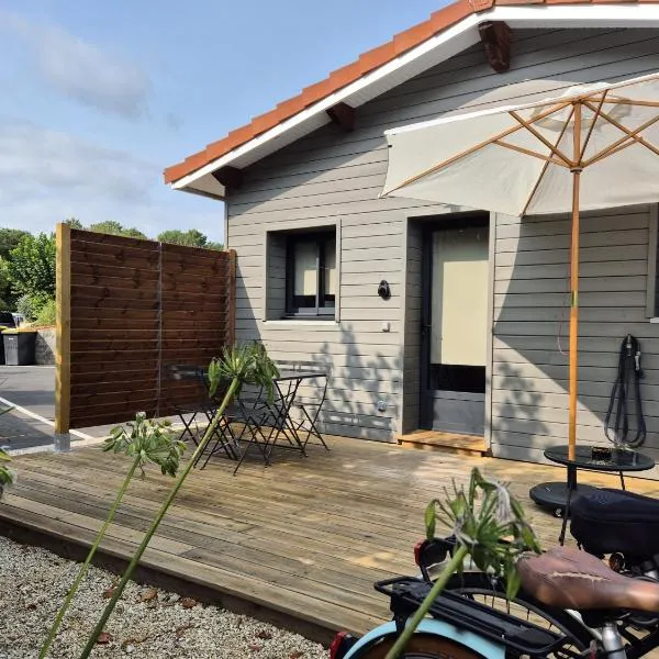 Les Cabanes de l'Airial Pîgnots, hotel in Andernos-les-Bains