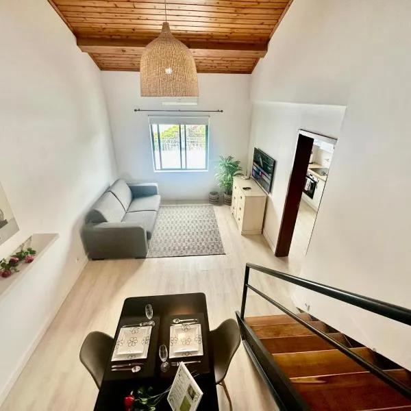 Azores Pedra Apartaments H, hotel di Fajã de Baixo