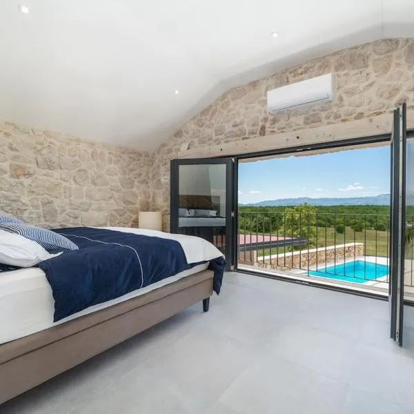 Hideaway Stonehouse pool for 2 Dalmatia Imotski, khách sạn ở Medvidovići