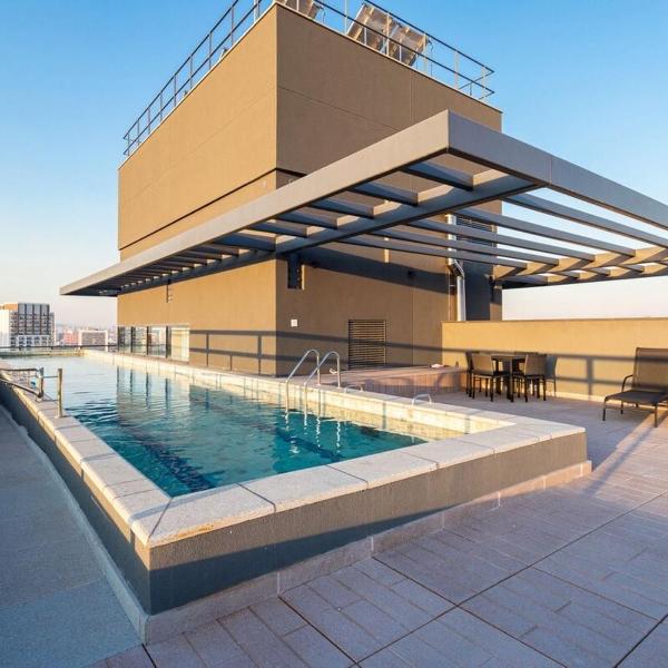 Apartamento 2 quartos em frente ao Allianz com 1 vaga gratuita e piscina no rooftop - Foto 4