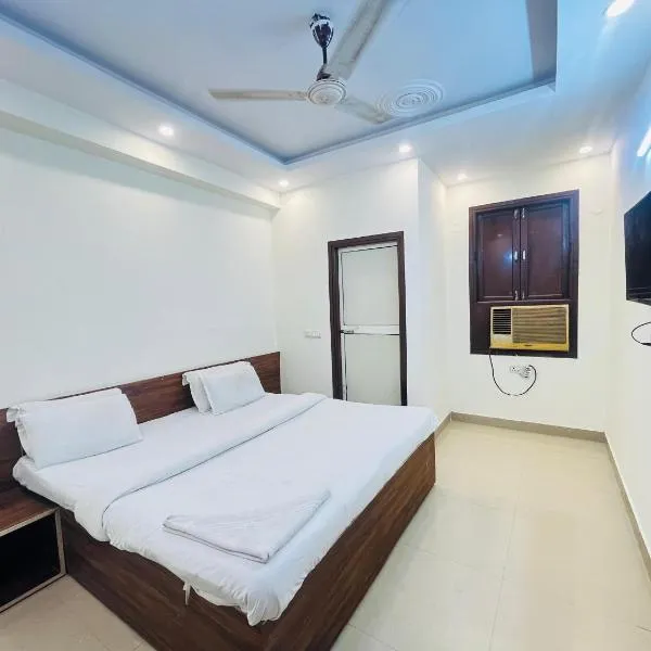 Hotel Diamond - Mayur Vihar, hotel v destinaci Jāmb