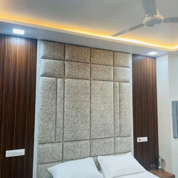Hotel Shri Goverdhan, отель в городе Bahraich
