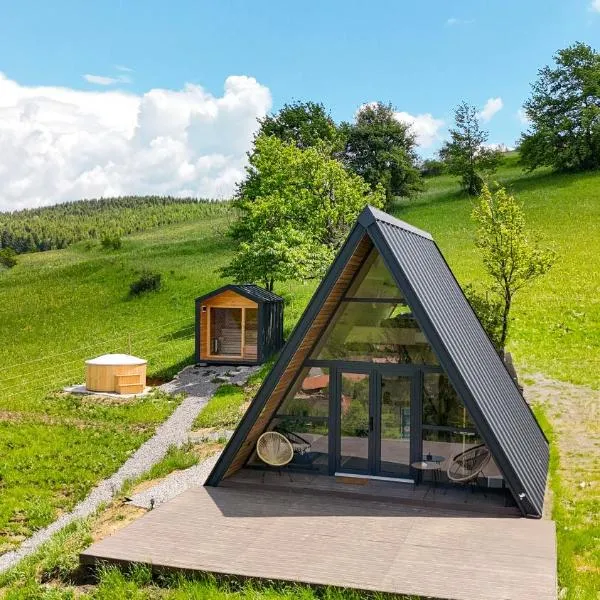 Holiday Cabins, hôtel à Hosasău