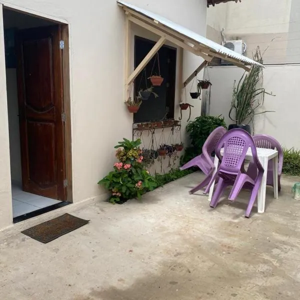 Casa prática e aconchegante, hotel in Paragominas