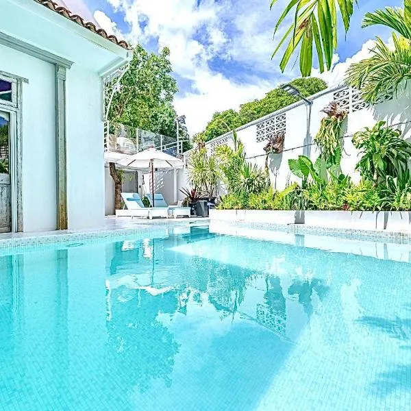 Santitham Pool Villa I 5 Bedrooms I walkable I Entire villa I Daily Housekeeping, hotel in Chiang Mai