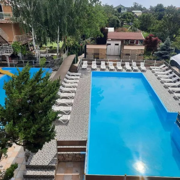 Эллада, hotel v destinaci Illičivsk