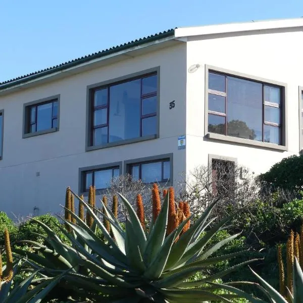 Oyster Catcher Stay And Explore, hotel en Cape St. Francis