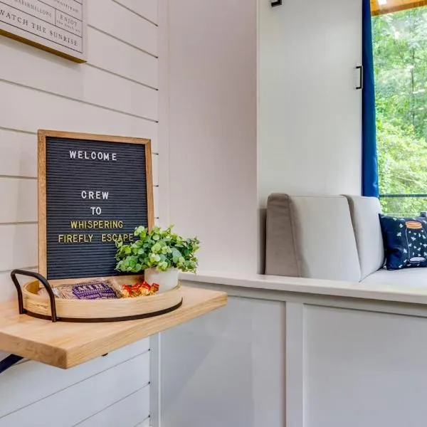 Whispering Firefly Escape MicroCabin, hotel a Broken Bow