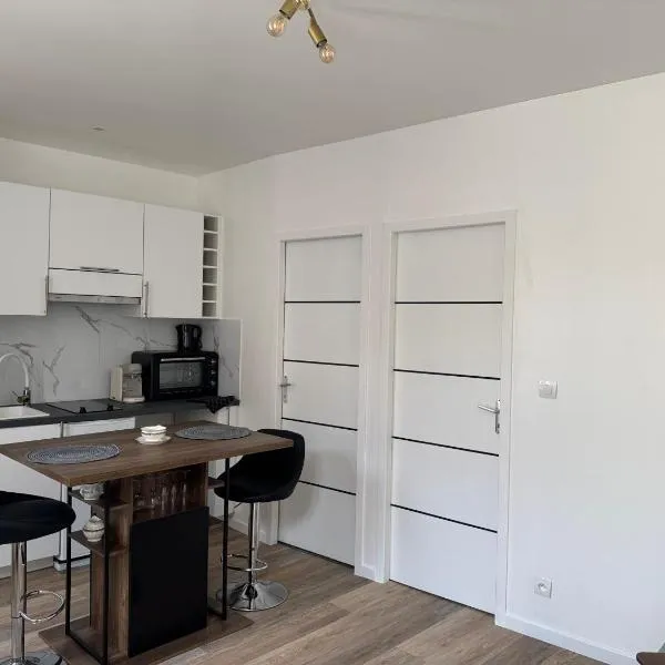 Appartement Meli, hotel v destinaci Villeneuve-sur-Bellot