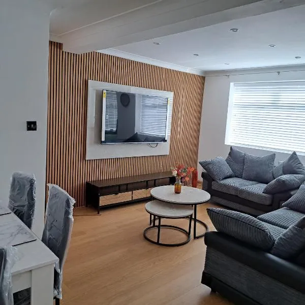 Grand Apartments Stretford, hotel in Manchester