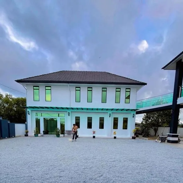 Rayyan Homestay, отель в городе Пасир Путех