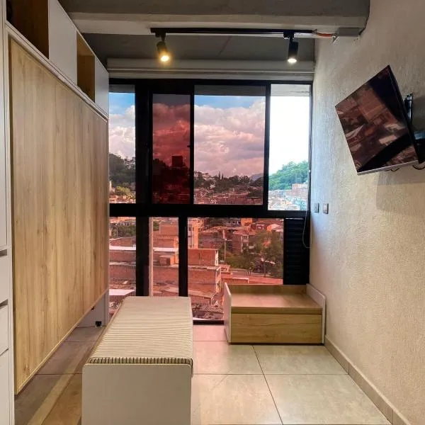 Apartaestudio GoldensMary Buenos Aires, hotel in Medellín