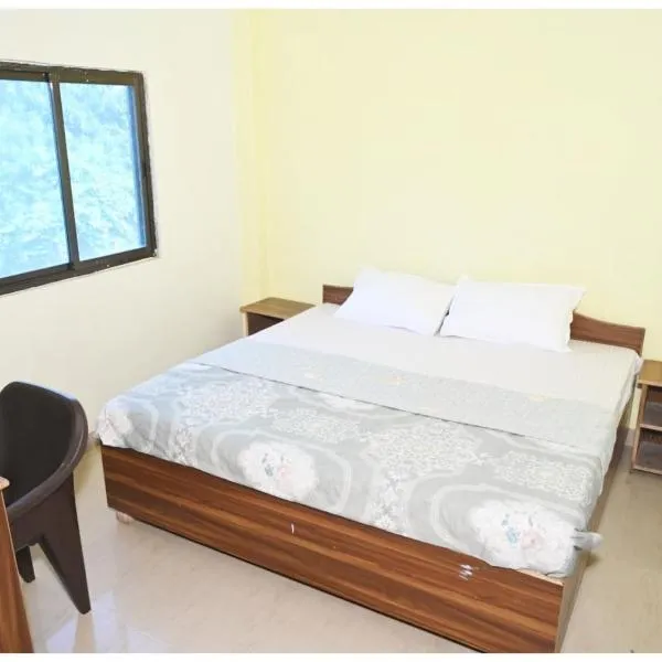 HOTEL MAHA-MAYA Near Sarnath Buddhist Temple- Provided Rooms With Wi-fi Facility - Parking & Room Service Available - A Budget Guest House In Varanasi, Hotel in Varanasi