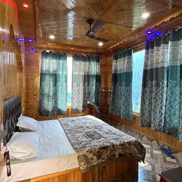 Maya Homestay & Cafe, hotel i Kasol