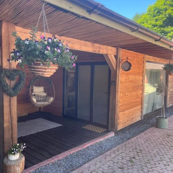 Luxury Courtyard Studio in Llangollen, hotel in Llangollen