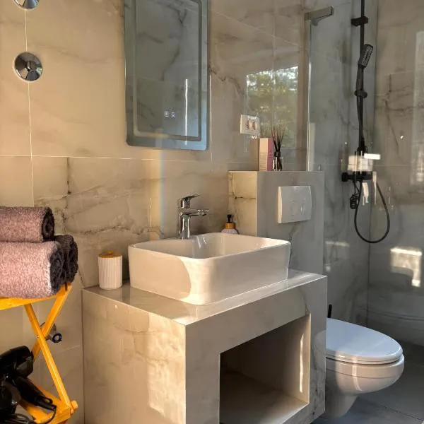 Apartments Silenzio, hotel a Stari Grad (Cittavecchia)