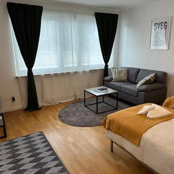 Centralt lägenhet i Sveg, hotel in Sveg