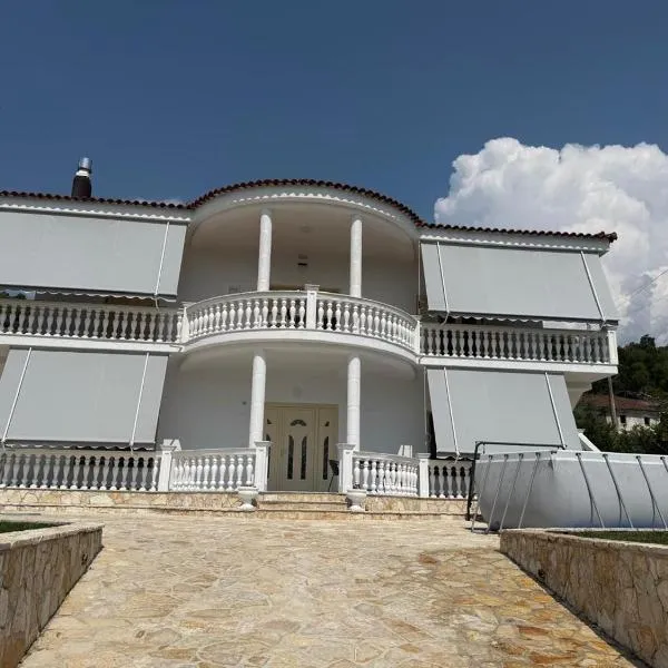 Villa Manuel, hotel in Gramsh