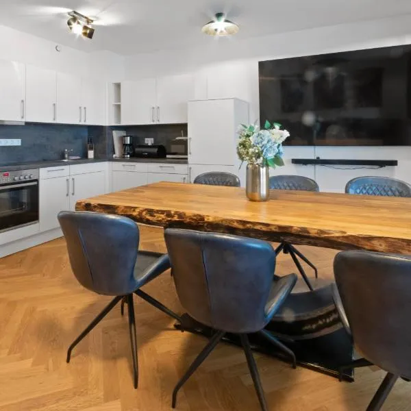 Luxus im Zentrum für 6 Personen! 3 Zimmer, Balkon, WLAN, Parkplatz: Dresden şehrinde bir otel