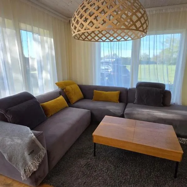 Rukki puhkemaja, hotel in Kõiguste