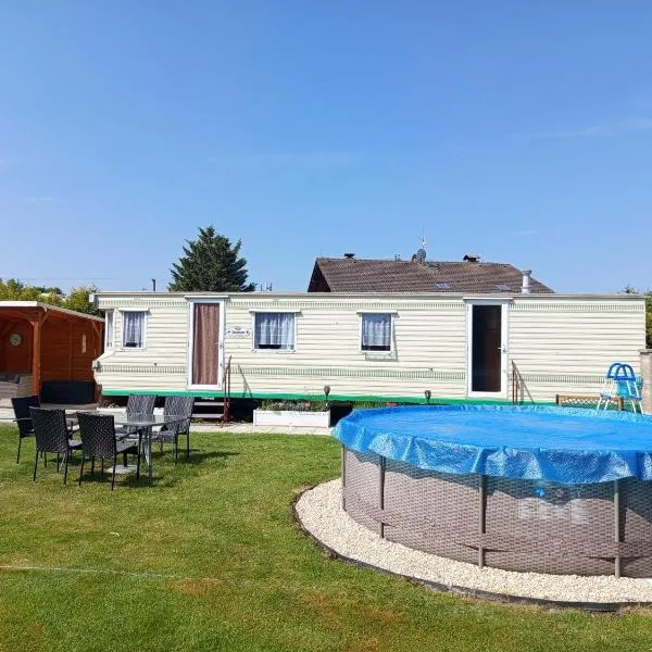 Mobilní dům u Mikeše Trhové Sviny - Rejta, hotel v Trhových Svinech